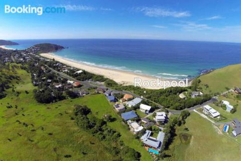 ROCKPOOL (4 Night Min) - Hotel VIC 0