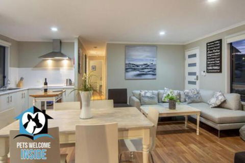 Almost New + Sea & Lake Views - Hotel VIC 0