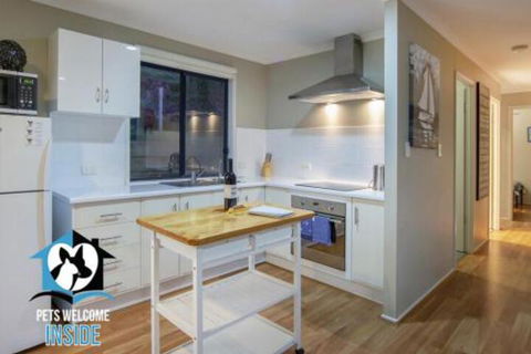 Almost New + Sea & Lake Views - Hotel VIC 2