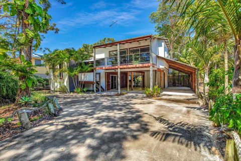 Geckos Rest Rainbow Shores Executive Beach House Pet Friendly Pool Wi Fi - Hotel VIC 1