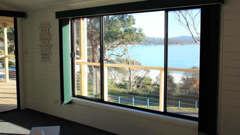 KINGFISHER COTTAGE Beachfront At The Binalong Bay - Hotel VIC 5