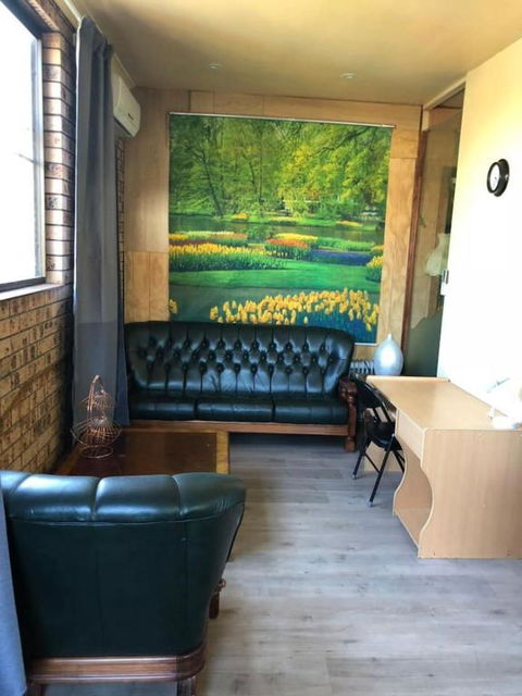 Retro 1bedroom StudioClose To Airport & CBD - Hotel VIC 5