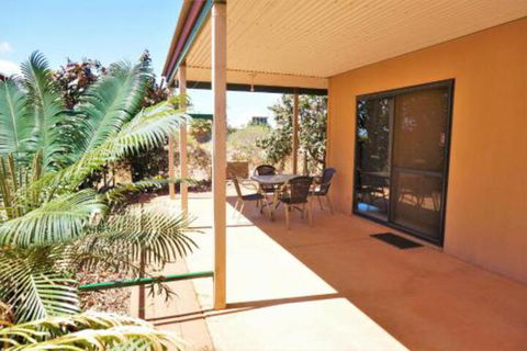 Ningaloo Breeze Villa 4 3 Bedroom Fully Self Contained Holiday Accommodation - Hotel VIC 4