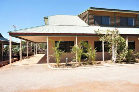 Ningaloo Breeze Villa 4 3 Bedroom Fully Self Contained Holiday Accommodation - Hotel VIC 6