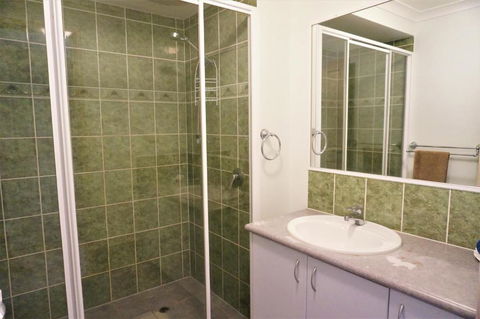 Ningaloo Breeze Villa 3 3 Bedroom Fully Self Contained Holiday Accommodation - Hotel VIC 5