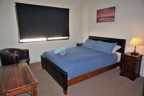 Ningaloo Breeze Villa 5 3 Bedroom Fully Self Contained Holiday Accommodation - Hotel VIC 6