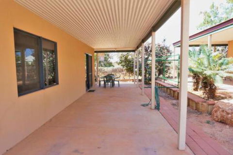 Ningaloo Breeze Villa 5 3 Bedroom Fully Self Contained Holiday Accommodation - Hotel VIC 3