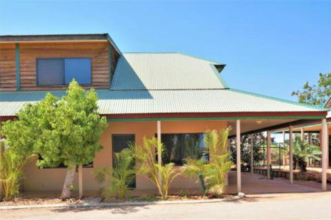 Ningaloo Breeze Villa 5 3 Bedroom Fully Self Contained Holiday Accommodation - Hotel VIC 0