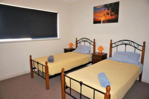 Ningaloo Breeze Villa 5 3 Bedroom Fully Self Contained Holiday Accommodation - Hotel VIC 7