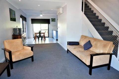 Ningaloo Breeze Villa 2 3 Bedroom Fully Self Contained Holiday Accommodation - Hotel VIC 6