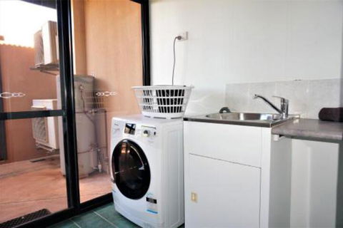Ningaloo Breeze Villa 2 3 Bedroom Fully Self Contained Holiday Accommodation - Hotel VIC 7