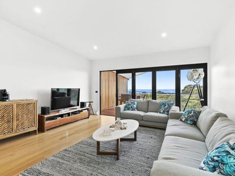 POINT BREAK NEW LISTING 2019 - Hotel VIC 4