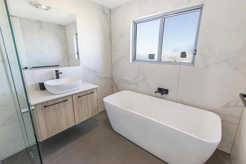 Anchored Access To The Gippsland Lakes - Hotel VIC 1