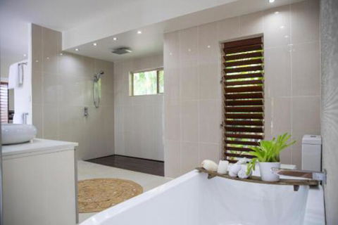 Absolute Lakefront Port Douglas - Hotel VIC 3