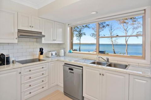 Adrift Retreat St. Georges Basin Waterfront Home - Hotel VIC 6