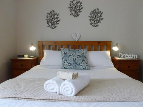 Port Lincoln Holiday Houses - Hotel VIC 1