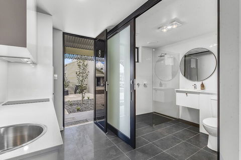 Aloha Central Premium Studios - Hotel VIC 7