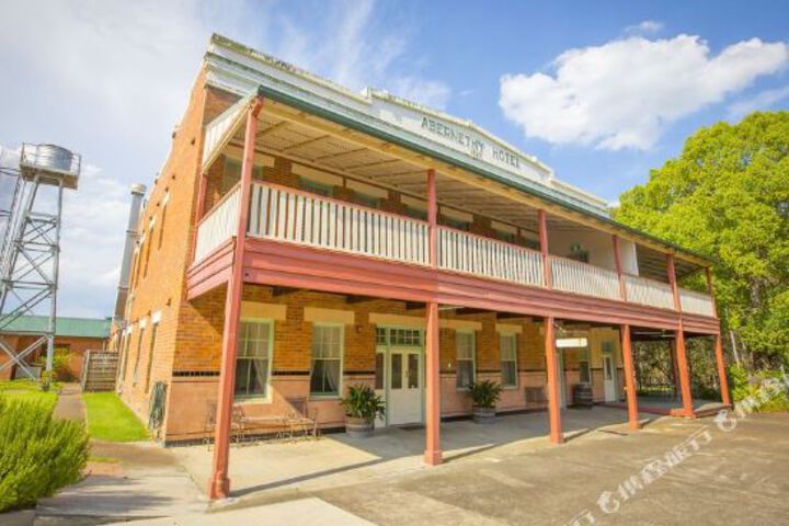 Abernethy NSW Hotel VIC
