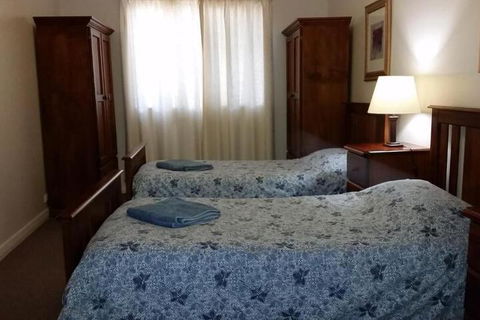 About Town Cottages - Hotel VIC 6