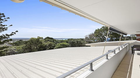 A Stylish Apartment With Noosa Views! Unit 6 Yaringa 29 Noosa Drive - Hotel VIC 4