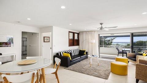 A Stylish Apartment With Noosa Views! Unit 6 Yaringa 29 Noosa Drive - Hotel VIC 2