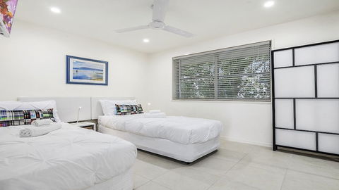 A Stylish Apartment With Noosa Views! Unit 6 Yaringa 29 Noosa Drive - Hotel VIC 1