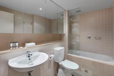 Apartments At 16 Holdfast - Hotel VIC 3