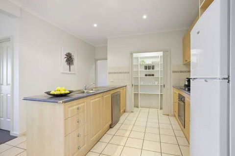 APOLLO BAY HOLIDAY HOUSE Walk To Beach + Wifi - Hotel VIC 3