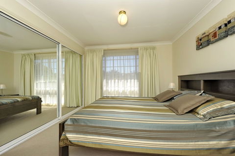 Reef Close 1 / 2 - Hotel VIC 4