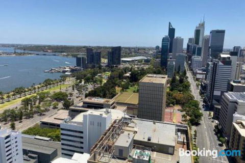 SKY GARDENS SUNSET RIVER VIEW NETFLIX WINE PARKING - Hotel VIC 4