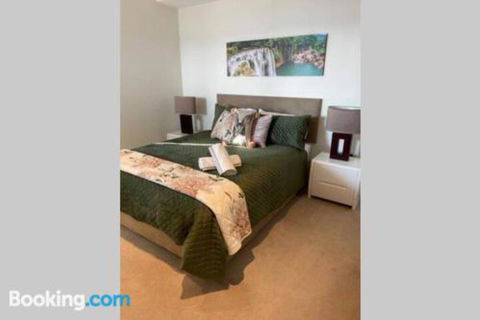 SKY GARDENS SUNSET RIVER VIEW NETFLIX WINE PARKING - Hotel VIC 5