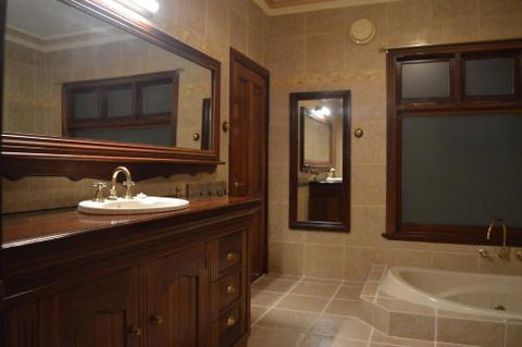 Gargoyle Lodge - Hotel VIC 1