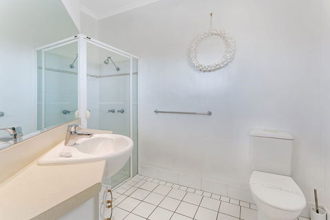 Zenith Unit 7 / 10 Messines Street - Hotel VIC 2