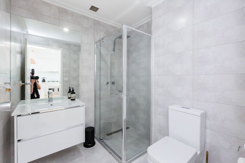 ROLAND, 1BDR Melbourne Apartment - Hotel VIC 5