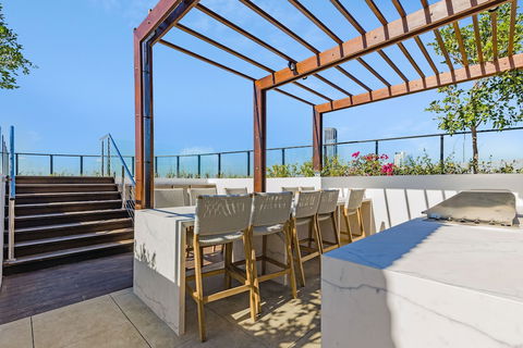 FV Dream 2 BED Apt+ Pool+ Free Parking Qfv211-16 - Hotel VIC 0