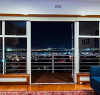 Lofty Views City Stunner - Hotel VIC