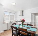 Wattle Grove Villa - Hotel VIC