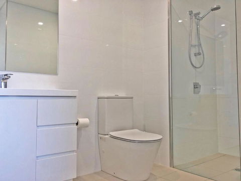 Avra Seabreeze 503 / 4 8 Bullecourt Street - Hotel VIC 5