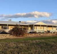 A Better Life Animal Sanctuary FarmStay Private Two Bedrooms Lounge Room  Bathroom  Toilet Shared Kitchen - Hotel VIC