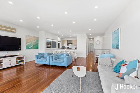 Amazing Sunrises From Your Balcony - Hotel VIC 3