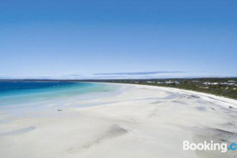 A One One Two At Island Beach - Hotel VIC 0