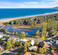 BOMBORA Gerroa 4pm check out Sundays - Hotel VIC