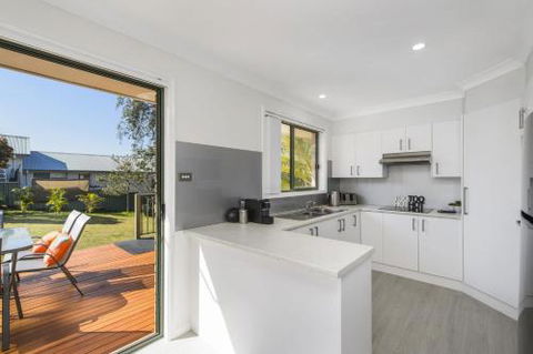 Right At Home In Bonny Hills - Hotel VIC 1