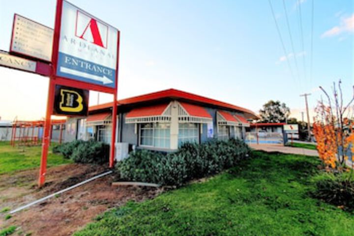 Alleena NSW Hotel VIC