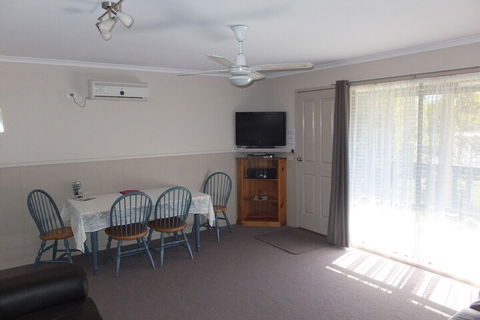 Lakes Entrance Country Cottages - Hotel VIC 7