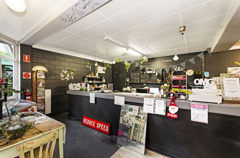 Adventurers Resort - Hostel - Hotel VIC 5
