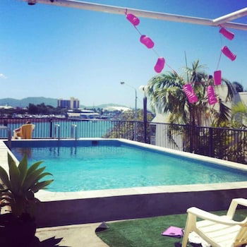 Adventurers Resort - Hostel - Hotel VIC 1