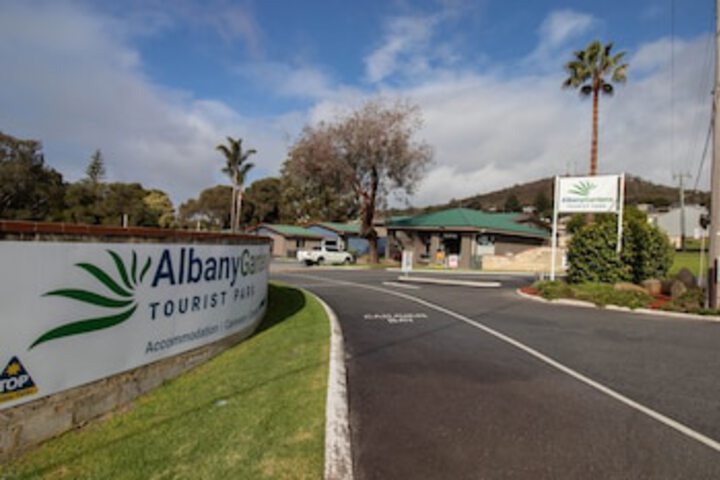 Dinninup WA Hotel VIC