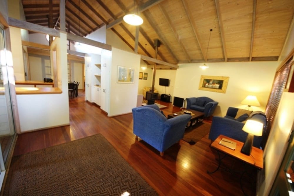 Arakoon NSW Hotel VIC