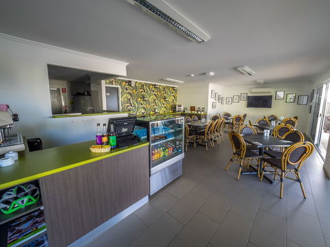 Mackay Oceanside Central Hotel - Hotel VIC 3